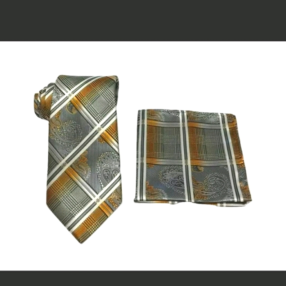 New silk tie and hanky set